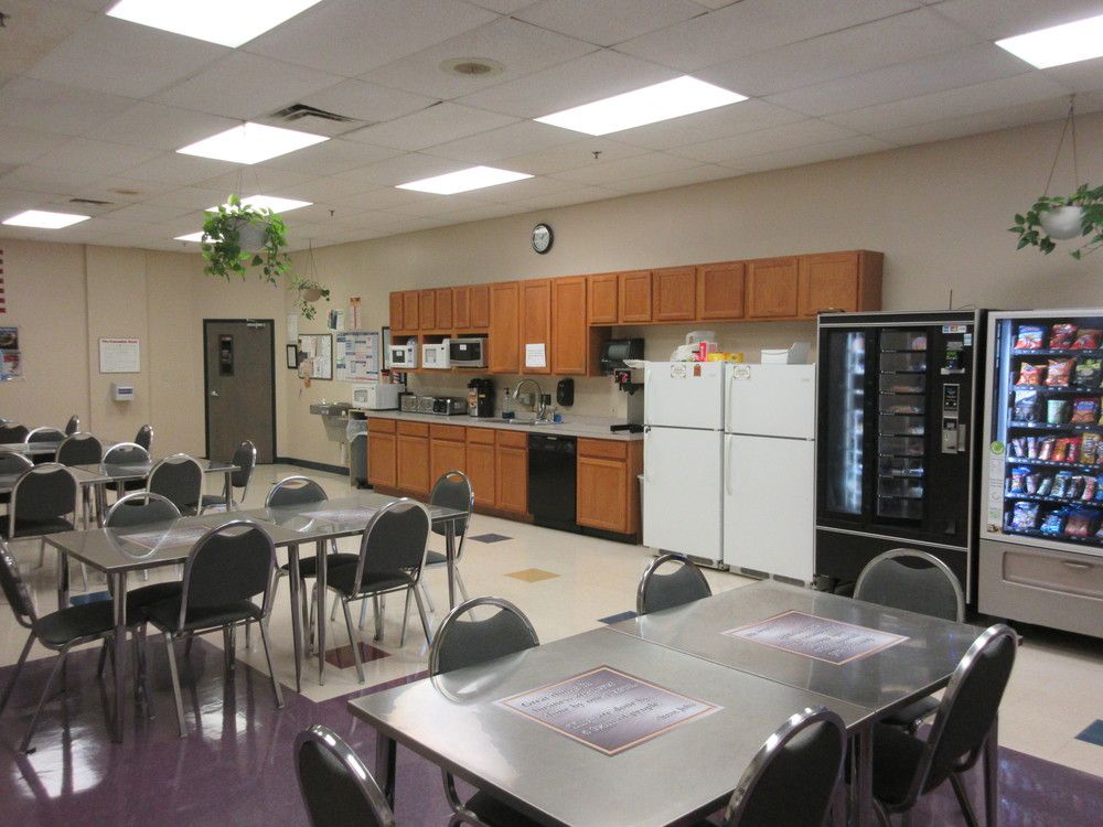 In the News Inc. Industrial Manuf. Flex Building: 8517 Sunstate St, Tampa, FL 33634